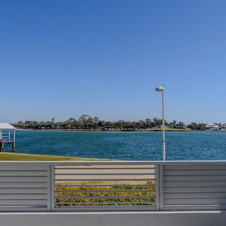 דירות מנדורה Seapoint 102 מראה חיצוני תמונה
